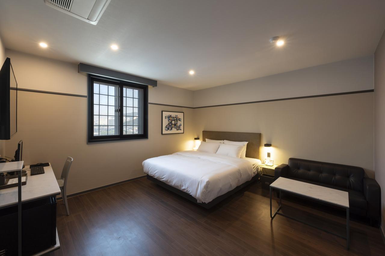 คูโพ บราวน์-ดอท โฮเทล Hotel ปูซาน ภายนอก รูปภาพ