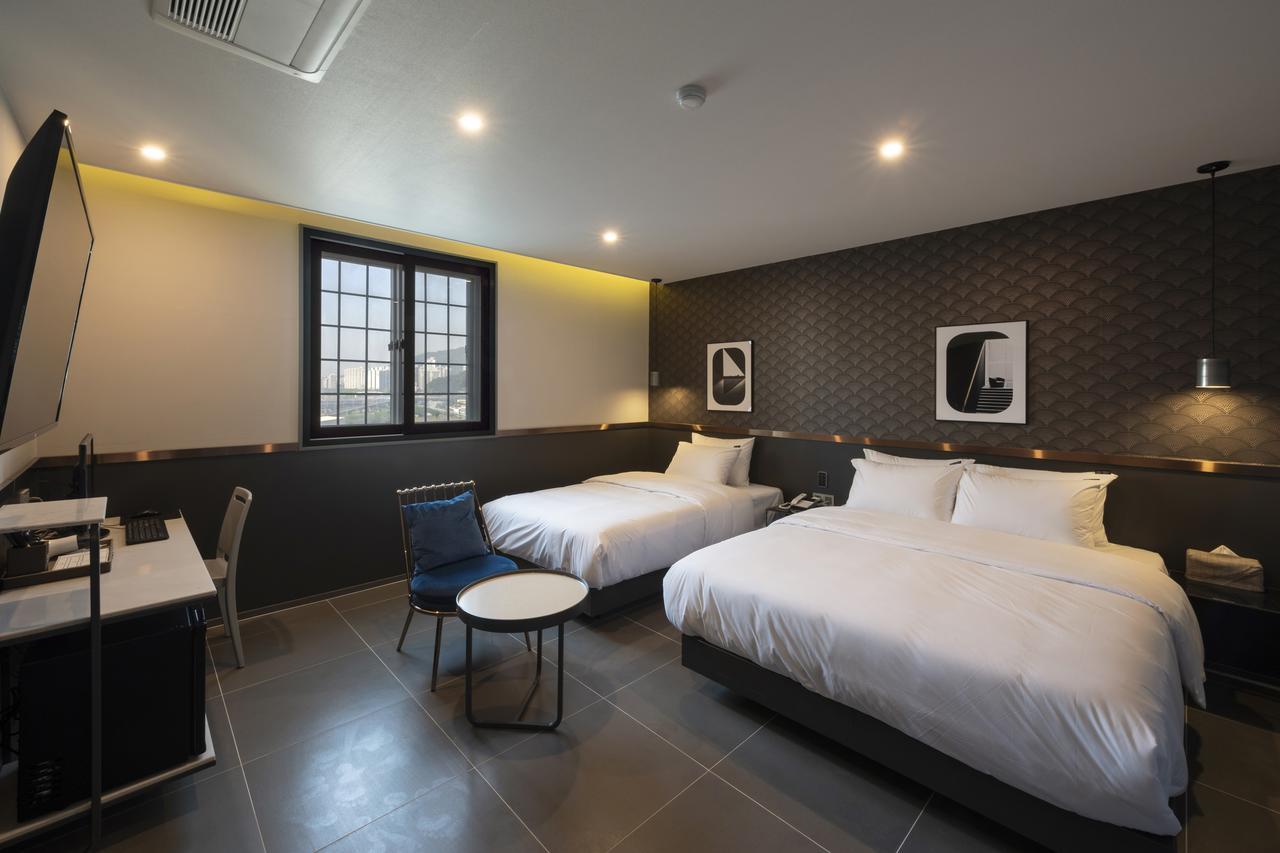 คูโพ บราวน์-ดอท โฮเทล Hotel ปูซาน ภายนอก รูปภาพ